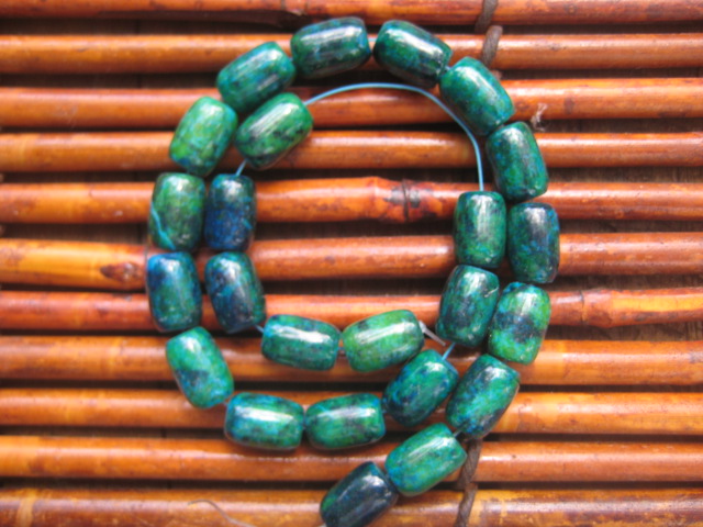 Malachite Beads can assist in discovering the energy blocks and patterns that may be causing physical disease 3327